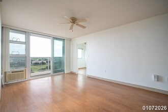 94-979-979 Kau'Olu Pl in Waipahu, HI - Foto de edificio - Building Photo