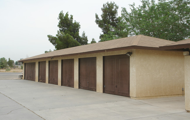 15050 Sequoia Ave in Hesperia, CA - Building Photo - Building Photo