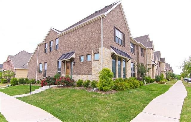 10521 Chaucer Hill Ln in Irving, TX - Building Photo