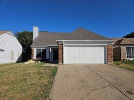 3813 Waxwing Cir S in Fort Worth, TX - Building Photo