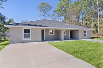 9170 N Travis Dr in Citrus Springs, FL - Building Photo - Building Photo