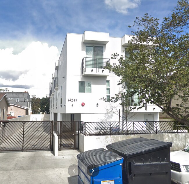 14247 Delano St Rentals in Van Nuys, CA