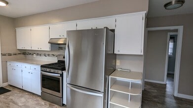 614 E Sunset Dr in North Muskegon, MI - Building Photo - Building Photo