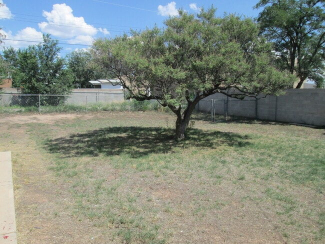 5016 5th St NW in Albuquerque, NM - Building Photo - Building Photo