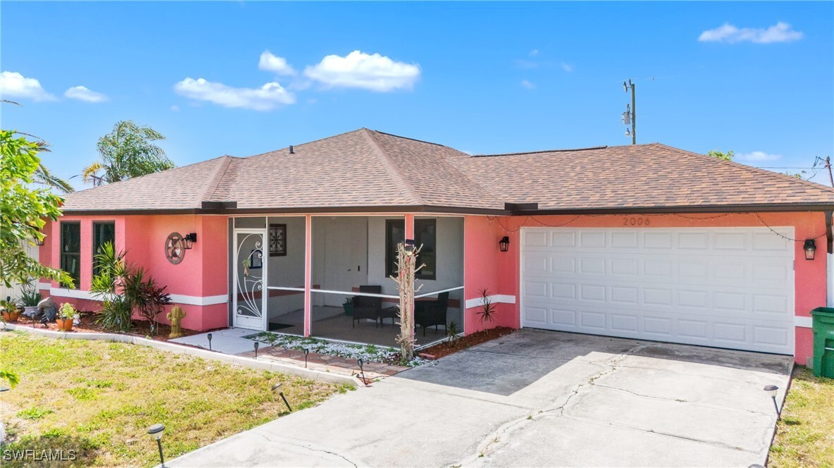2006 NE 15th Terrace in Cape Coral, FL - Foto de edificio