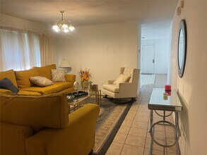 3759 E Traditions Ct in Houston, TX - Building Photo - Building Photo