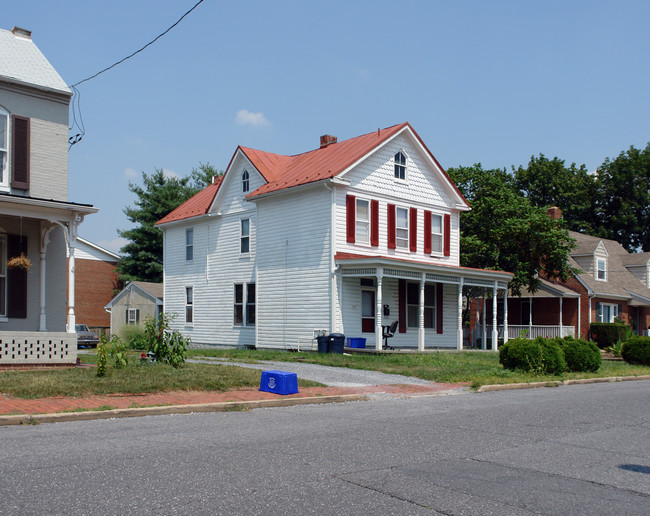 East 8th Street Mews Community in Frederick, MD - Building Photo - Building Photo