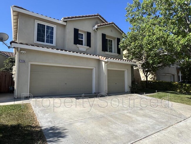 2128 Golden Leaf Ln in Tracy, CA - Building Photo - Building Photo