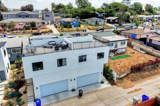 property at 2394 W Jewett St