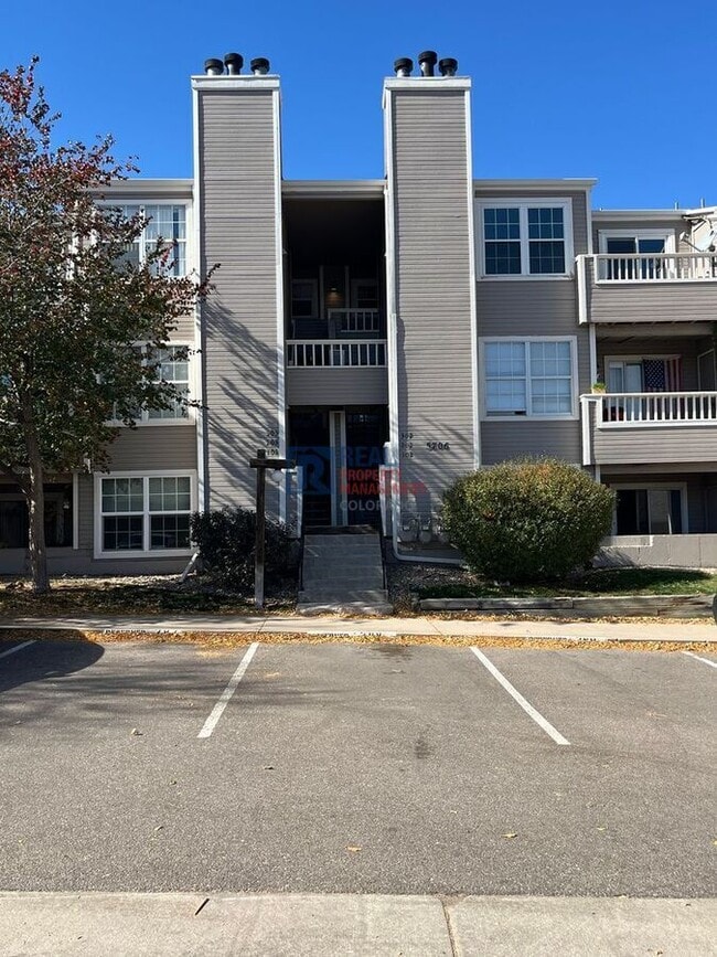 5706 W Asbury Pl in Lakewood, CO - Building Photo - Building Photo