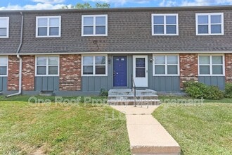 701 Linwood Dr in Harrisonville, MO - Foto de edificio - Building Photo