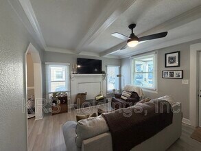 1088 Norview Ave in Norfolk, VA - Building Photo - Building Photo