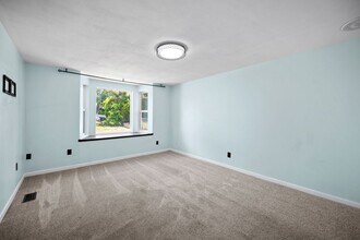 1504 E Queen Ave in Spokane, WA - Building Photo - Building Photo