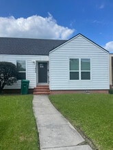 1406 W Park Ave in Orange, TX - Building Photo - Building Photo