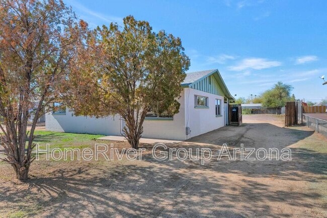 8916 North 11th St in Phoenix, AZ - Building Photo - Building Photo