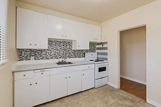 Eastwood Apartments in Edmonton, AB - Building Photo - Building Photo