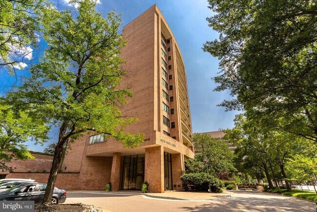 property at 1805 Crystal Dr