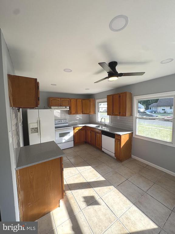 property at 74 Plumtree Ln