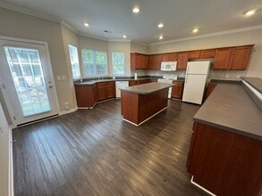 205 Molly Ct in Cary, NC - Building Photo - Building Photo