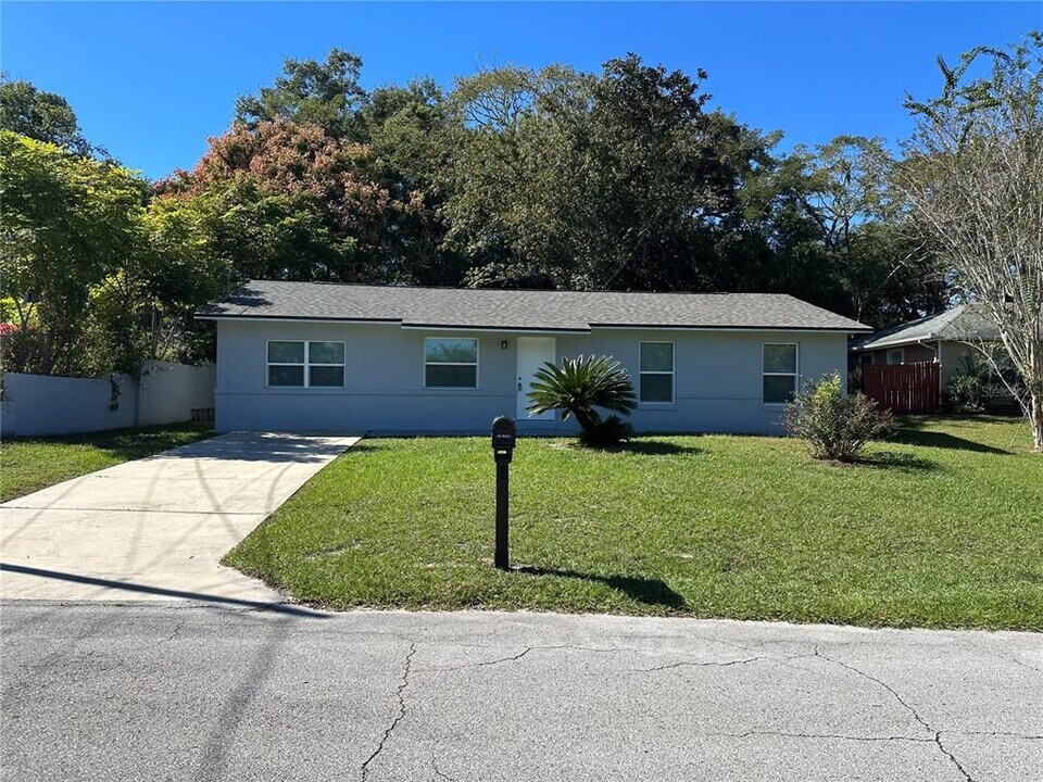 224 Clara Vista St in Debary, FL - Building Photo