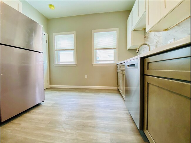 85 Albion St, Unit 1 in Medford, MA - Building Photo - Building Photo