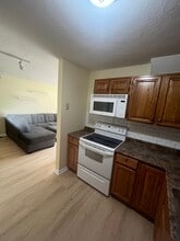 48 Hobart Ln, Unit E7 in Rockland, MA - Building Photo - Building Photo