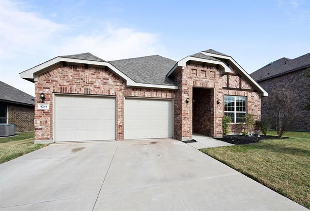 4244 Leeds Dr in Crowley, TX - Building Photo