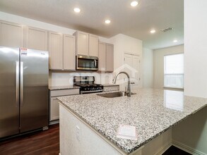 2739 Spencebrook in New Braunfels, TX - Foto de edificio - Building Photo