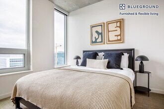 210 8th Ave N-Unit -FL15-ID484 in Seattle, WA - Foto de edificio - Building Photo
