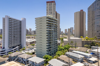 Iolani Regent in Honolulu, HI - Building Photo - Building Photo