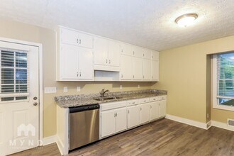 2041 Diamond Ct in Jonesboro, GA - Building Photo - Building Photo