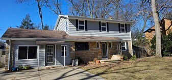 227 Timber Ln in South Bend, IN - Building Photo