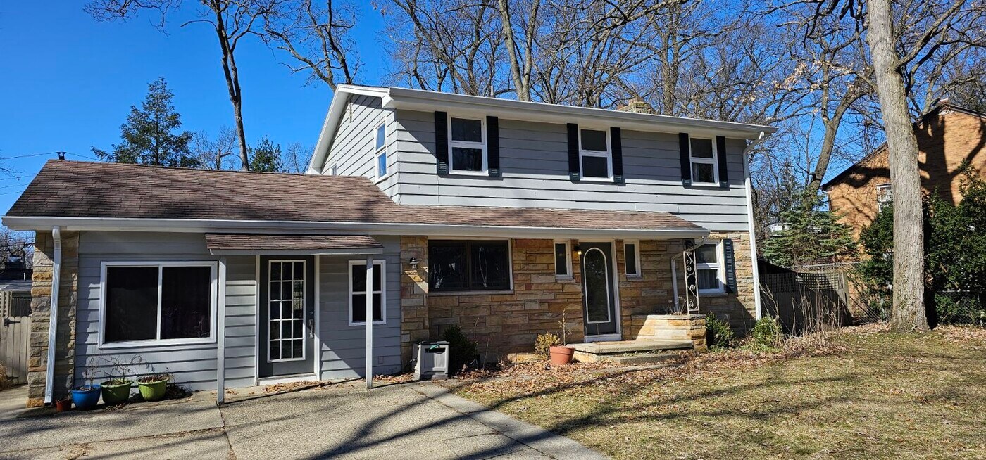 227 Timber Ln in South Bend, IN - Building Photo