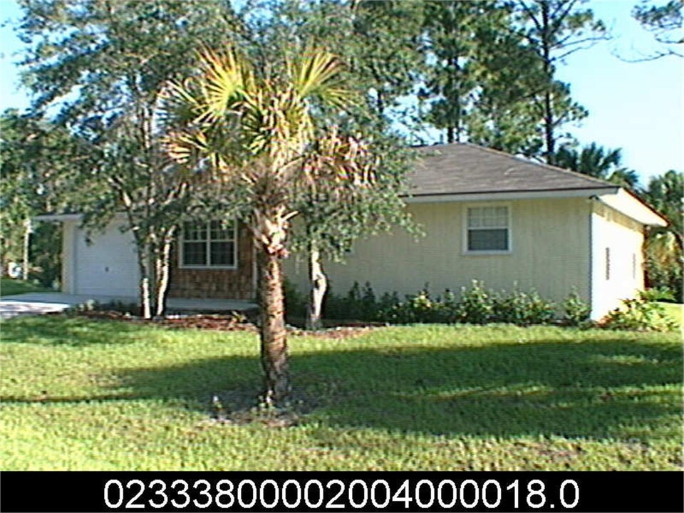 8636 24th St in Vero Beach, FL - Building Photo