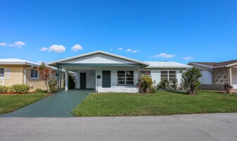 4513 NW 44th St in Tamarac, FL - Building Photo
