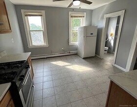 1018 Hancock Ave, Unit 3 in Bridgeport, CT - Building Photo - Building Photo