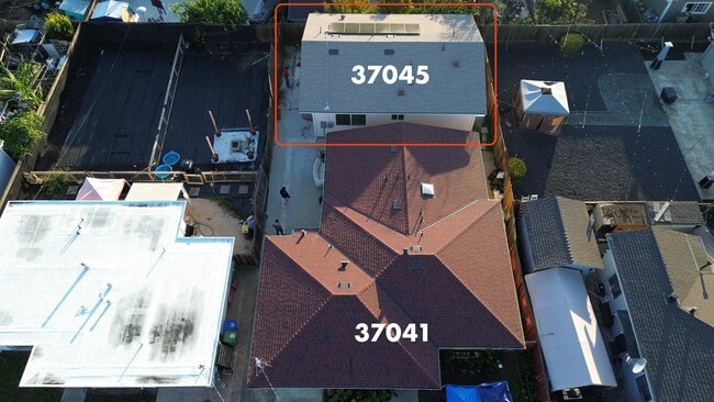 37045 Dutra Way in Fremont, CA - Building Photo - Building Photo