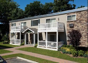 Fairfield Thunderbird Gardens Apartments