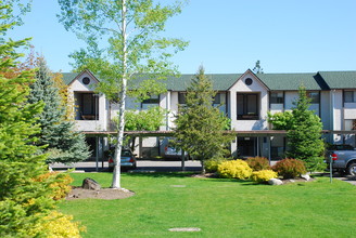 View Point Villa Apartments in Spokane, WA - Building Photo - Building Photo