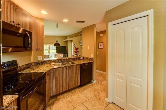property at 12141 Summergate Cir