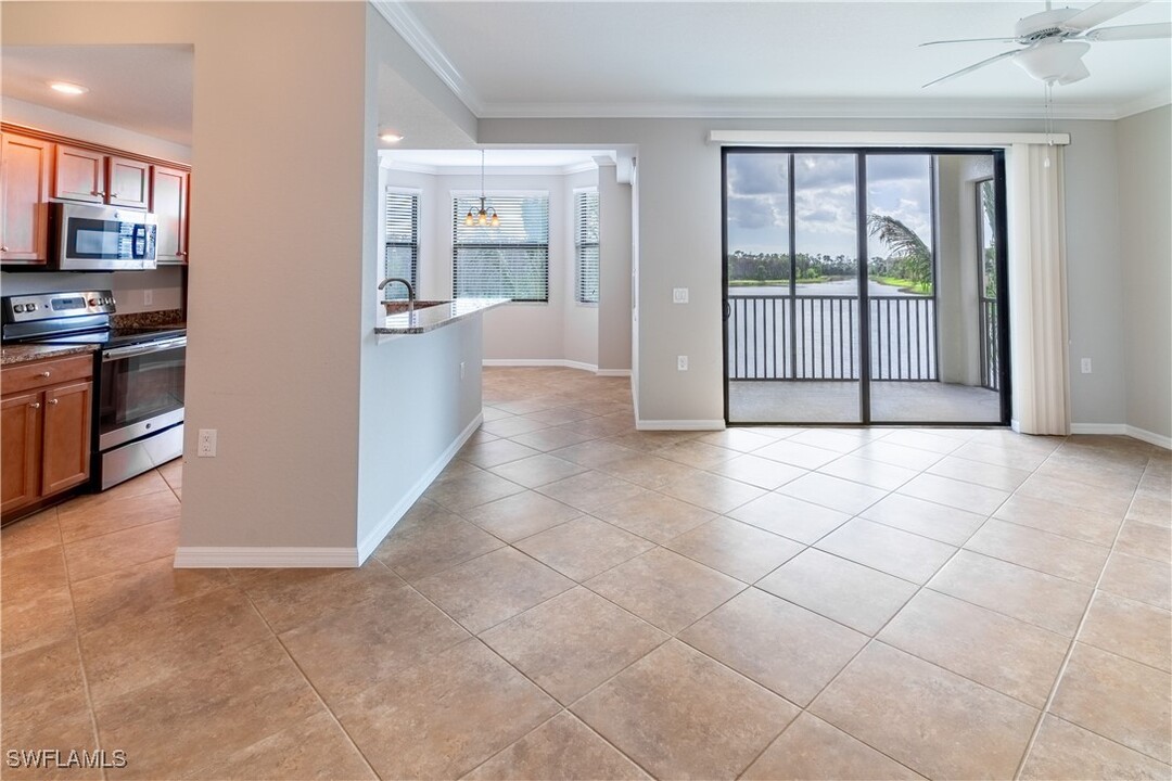 9560 Trevi Ct in Naples, FL - Building Photo