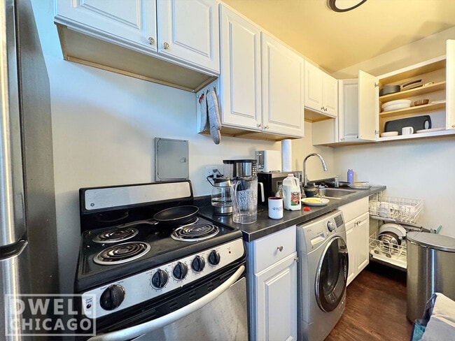 3346 N Marshfield Ave, Unit 1 in Chicago, IL - Building Photo - Building Photo