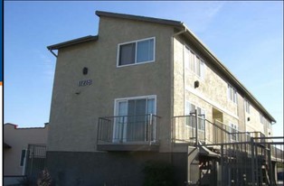 11218 Oxnard St in North Hollywood, CA - Foto de edificio - Building Photo