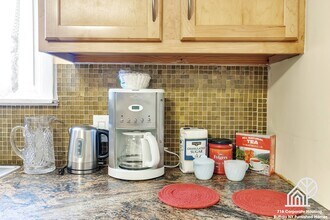 28 Poinciana Pkwy, Unit 1 in Cheektowaga, NY - Building Photo - Building Photo