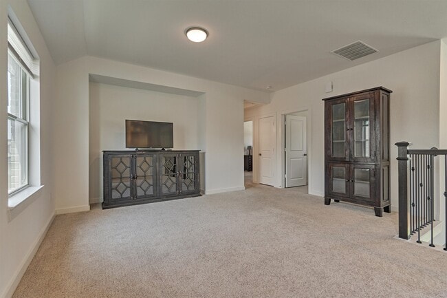 property at 27129 Ivorywood Dr