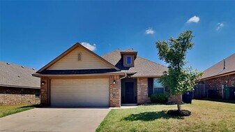 14000 Northwood Village Dr in Piedmont, OK - Building Photo