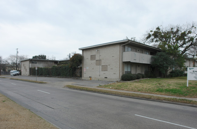 The Element at Live Oak in Dallas, TX - Foto de edificio - Building Photo