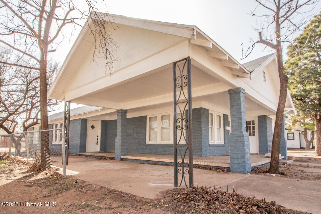 2123 26th St in Lubbock, TX - Building Photo