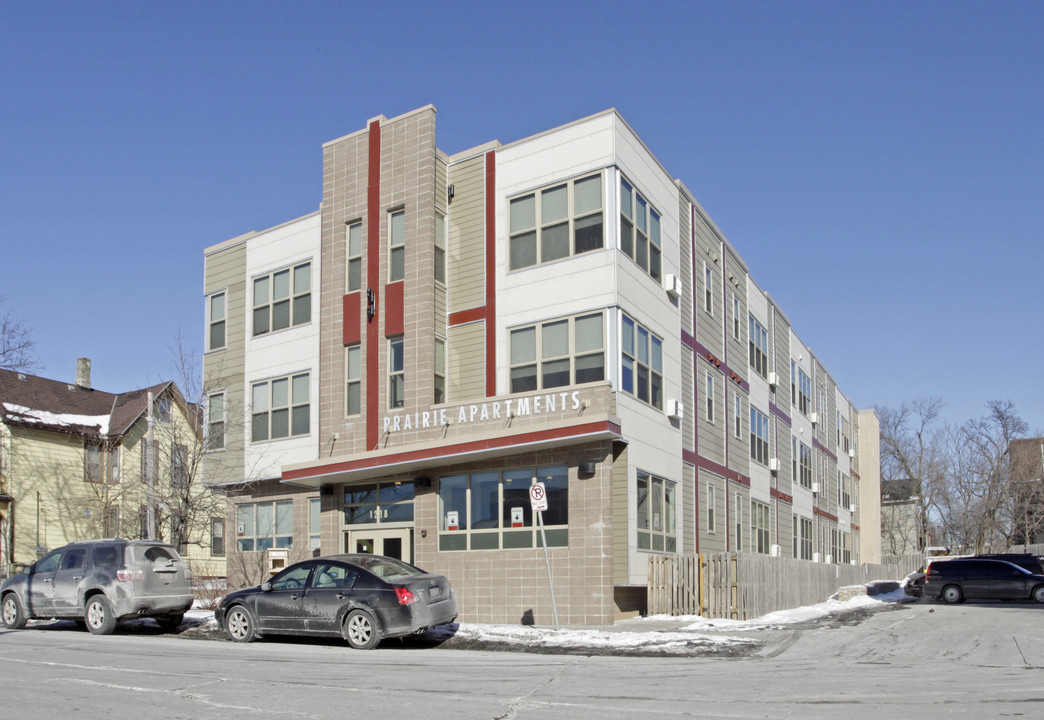 Prairie Apartments in Milwaukee, WI - Building Photo