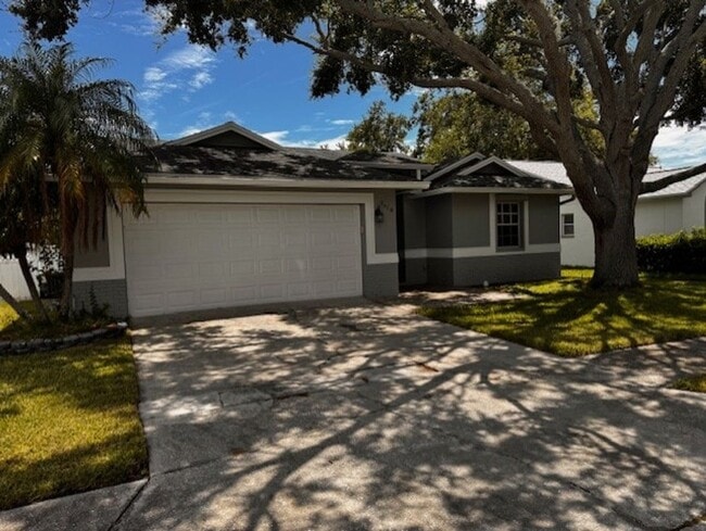 property at 2519 Southern Oak Cir